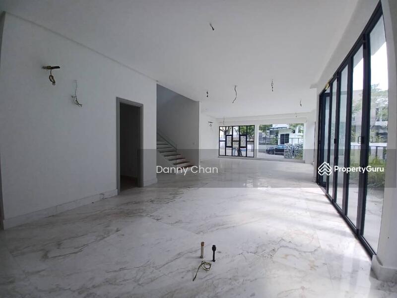 For Sale - Vila Elemen