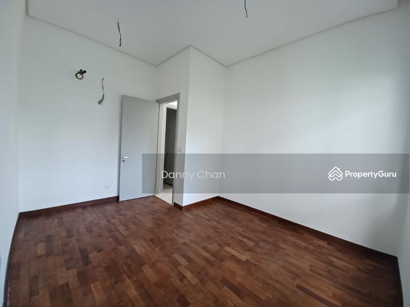 For Sale - Vila Elemen