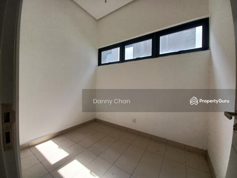 For Sale - Vila Elemen