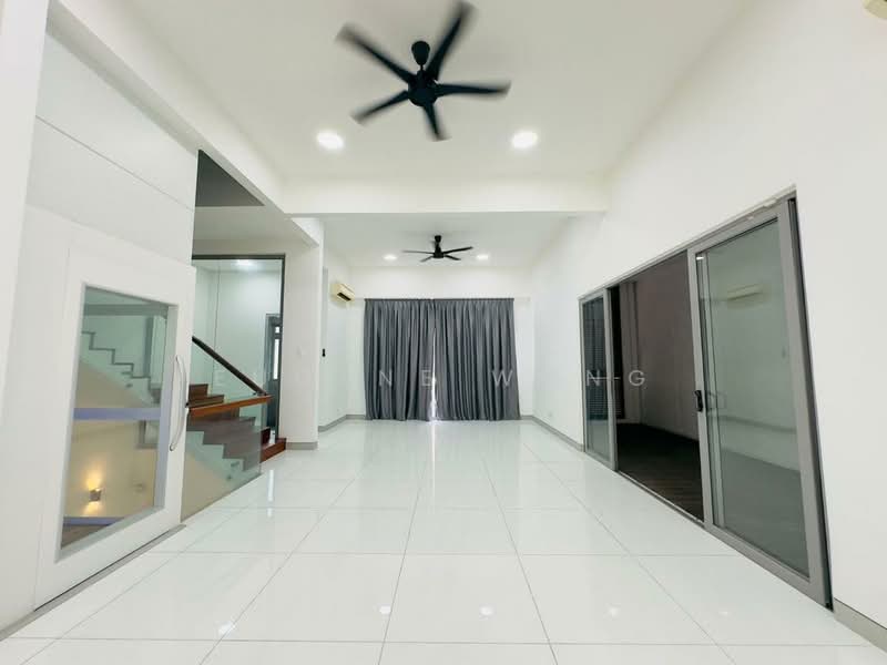 Terraced House for Sale in Bandar Putra Permai (Seri Kembangan) - Eugene Wong - Living Room - PropertyGuru.com.my