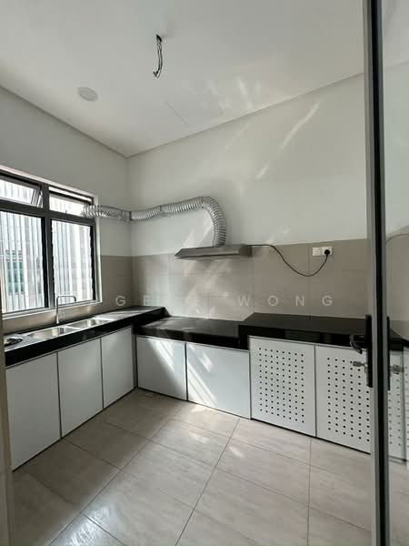 Terraced House for Sale in Bandar Putra Permai (Seri Kembangan) - Eugene Wong - Kitchen - PropertyGuru.com.my