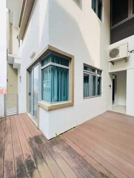 Terraced House for Sale in Bandar Putra Permai (Seri Kembangan) - Eugene Wong - Exterior - PropertyGuru.com.my