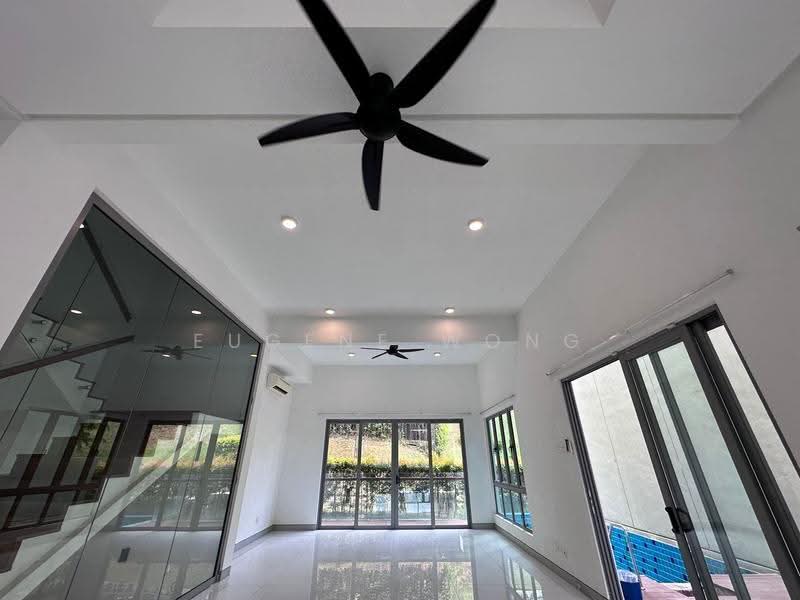Rumah Teres untuk Dijual di Bandar Putra Permai (Seri Kembangan) - Eugene Wong - Living Room - PropertyGuru.com.my