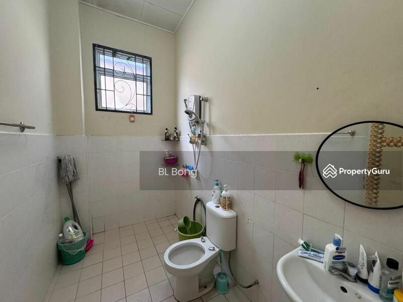 Untuk Dijual - Semi-D house at Ayer Keroh