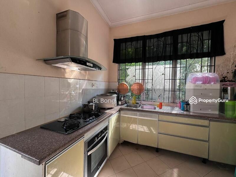 Untuk Dijual - Semi-D house at Ayer Keroh