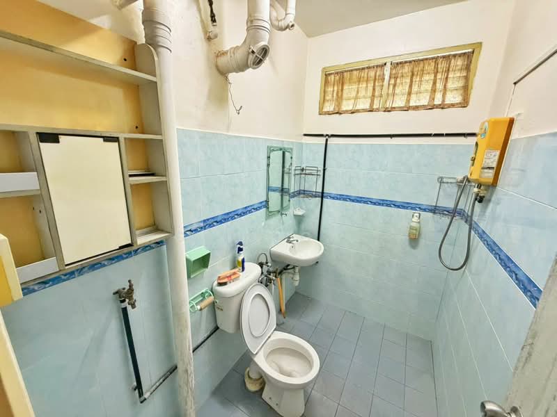 Pangsapuri untuk Dijual di Tanjung Court - Gary Goh - Bathroom - PropertyGuru.com.my