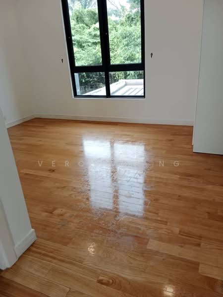 Rumah Teres 3 Tingkat untuk Dijual di Serdang (Seri Kembangan) - Veronica Ng - PropertyGuru.com.my