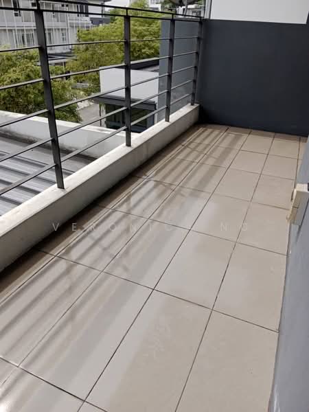 Rumah Teres 3 Tingkat untuk Dijual di Serdang (Seri Kembangan) - Veronica Ng - PropertyGuru.com.my