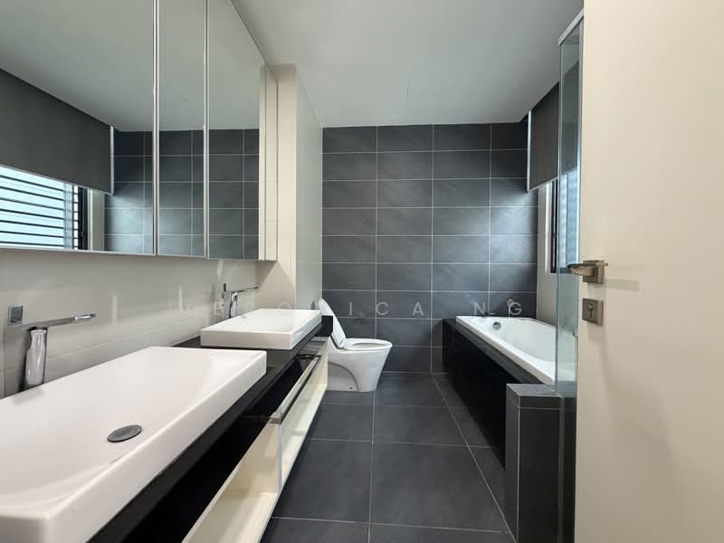 3-storey Terraced House for Sale in Serdang (Seri Kembangan) - Veronica Ng - Bathroom - PropertyGuru.com.my