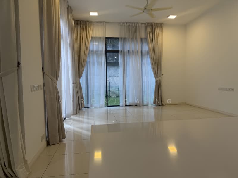 3-storey Terraced House for Sale in Serdang (Seri Kembangan) - Veronica Ng - Living Room - PropertyGuru.com.my