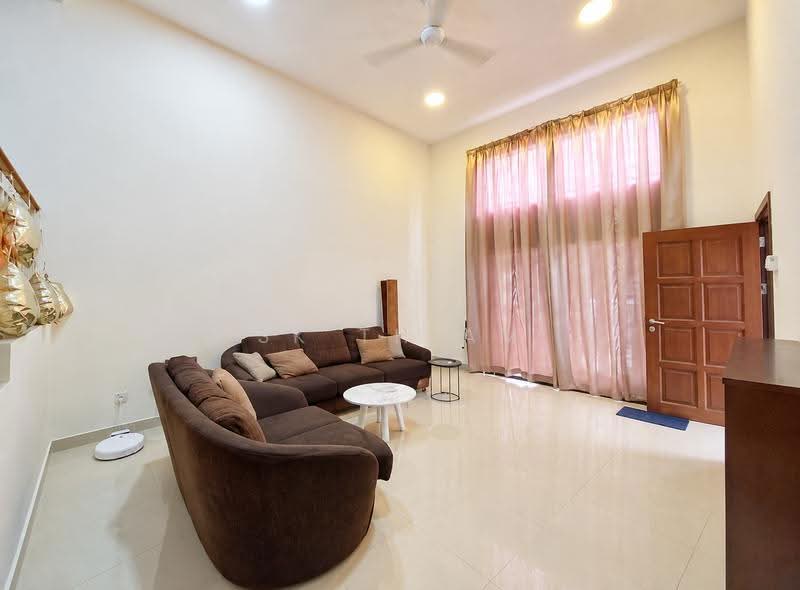 2-storey Terraced House for Sale in Kota Kemuning (Shah Alam) - SK Thiam - Living Room - PropertyGuru.com.my
