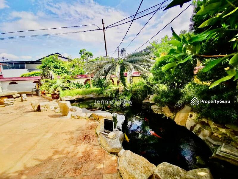 Untuk Dijual - RosMerah Heights - 2 storey Corner Bungalow. Taman Johor Jaya. Rosmerah Heights . Johor Jaya.