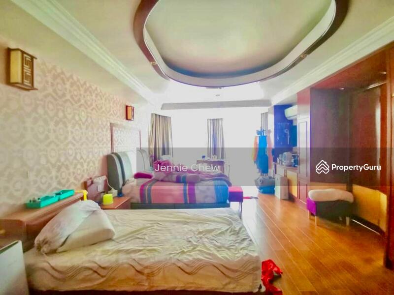 Untuk Dijual - RosMerah Heights - 2 storey Corner Bungalow. Taman Johor Jaya. Rosmerah Heights . Johor Jaya.