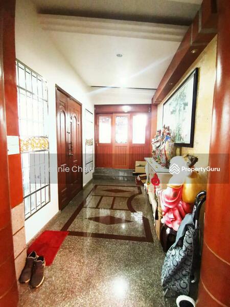 Untuk Dijual - RosMerah Heights - 2 storey Corner Bungalow. Taman Johor Jaya. Rosmerah Heights . Johor Jaya.