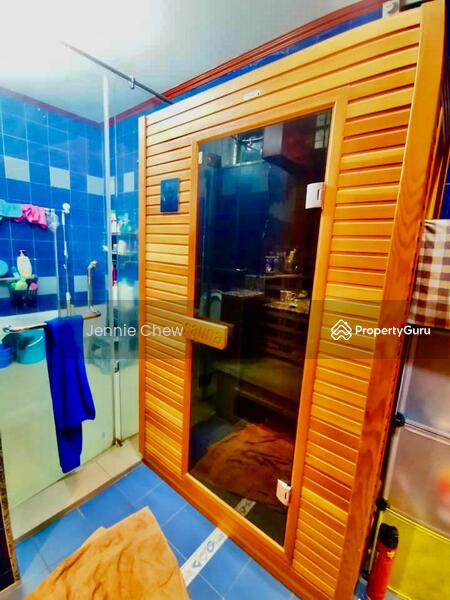 Untuk Dijual - RosMerah Heights - 2 storey Corner Bungalow. Taman Johor Jaya. Rosmerah Heights . Johor Jaya.