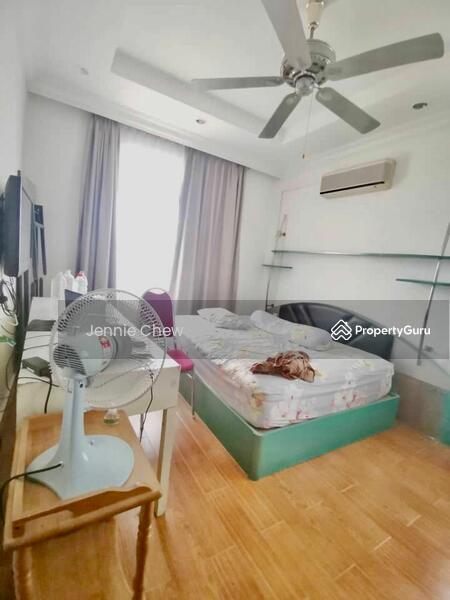 Untuk Dijual - RosMerah Heights - 2 storey Corner Bungalow. Taman Johor Jaya. Rosmerah Heights . Johor Jaya.