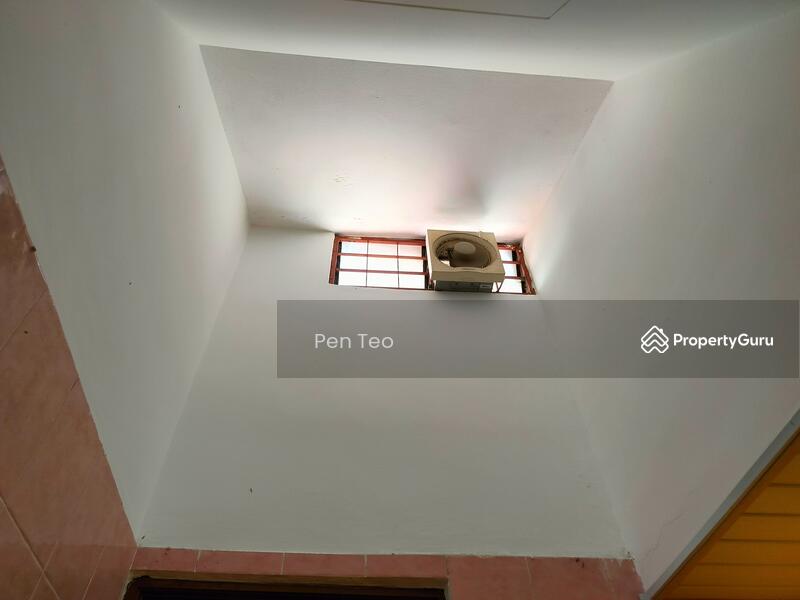 2-storey Terraced House for Sale in Sungai Ara (Penang) - Pen Teo - Exhaust Fan For 1st  Master Bedroom Attached Bathroom  - PropertyGuru.com.my