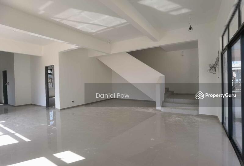 Untuk Dijual - Semi-D house at Melaka Tengah
