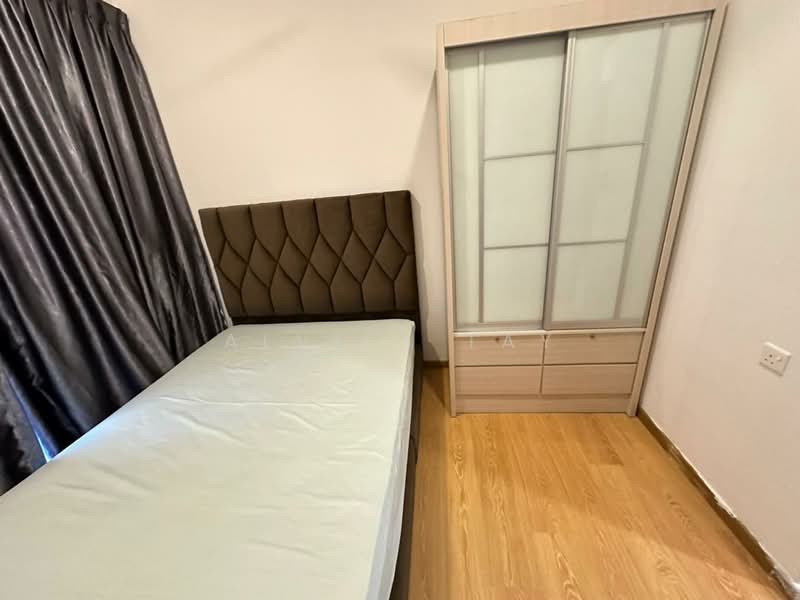 Condominium for Rent at Kings Bay @ Country Garden Danga Bay - Alviss Tay - Bedroom - PropertyGuru.com.my