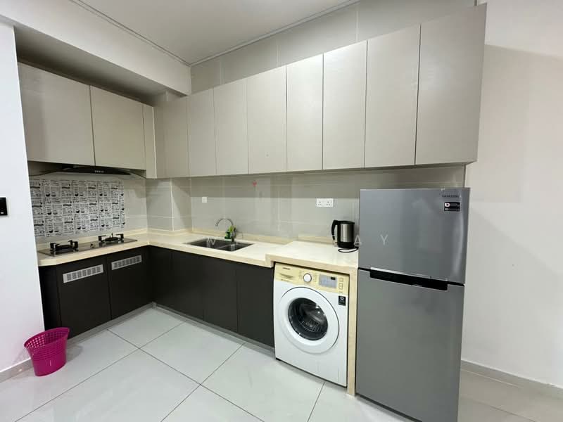 Condominium for Rent at Kings Bay @ Country Garden Danga Bay - Alviss Tay - Kitchen - PropertyGuru.com.my