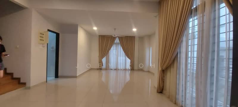 3-storey Terraced House for Sale in Sepang (Selangor) - Joey Koh - Living Room - PropertyGuru.com.my