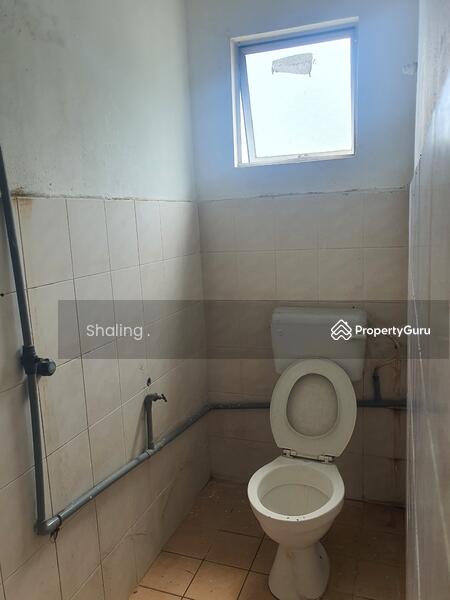 For Rent - Pusat Pernaigaan Masria