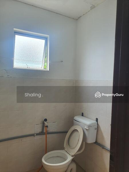 For Rent - Pusat Pernaigaan Masria