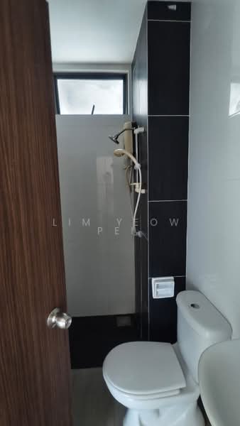 Service Residence for Sale at Seasons Garden Residences - Lim Yeow Pei - Bathroom - PropertyGuru.com.my