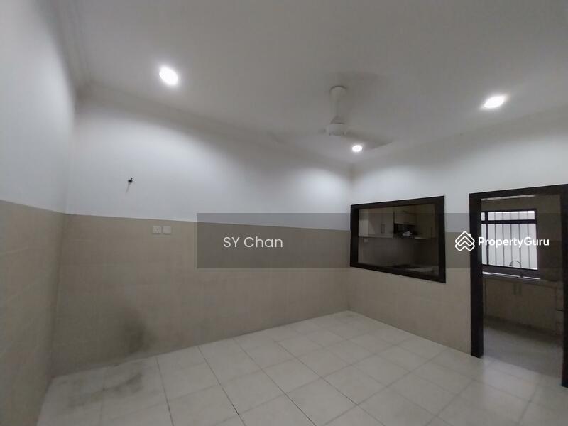 For Sale - Puteri 11