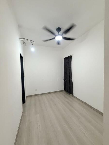 For Rent - The Holmes 2