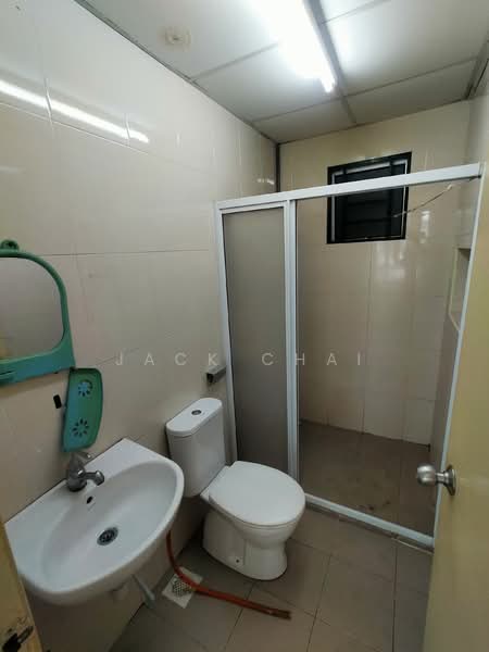 Servis Apartment untuk Disewa di OUG Parklane - Jack Chai - Bathroom - PropertyGuru.com.my