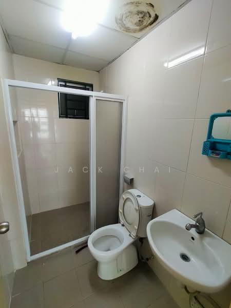 Servis Apartment untuk Disewa di OUG Parklane - Jack Chai - Bathroom - PropertyGuru.com.my