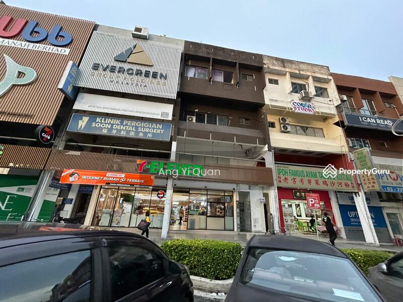 Untuk Dijual - Popular row within the Square, Damansara Uptown, Damansara Utama,Petaling Jaya, Selangor