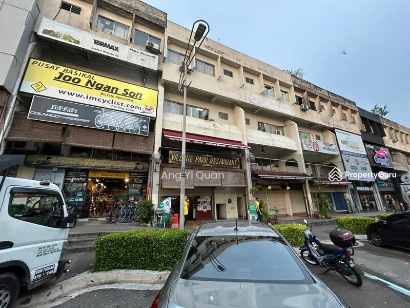 Untuk Dijual - Popular row within the Square, Damansara Uptown, Damansara Utama,Petaling Jaya, Selangor