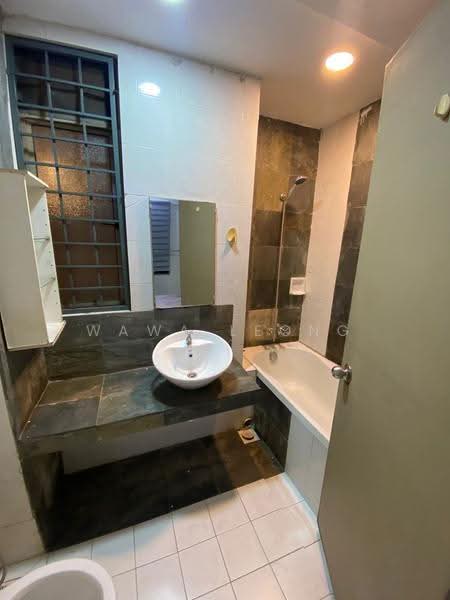 Kondominium untuk Dijual di Ritze Perdana 1 - Wawa Leong - Bathroom - PropertyGuru.com.my