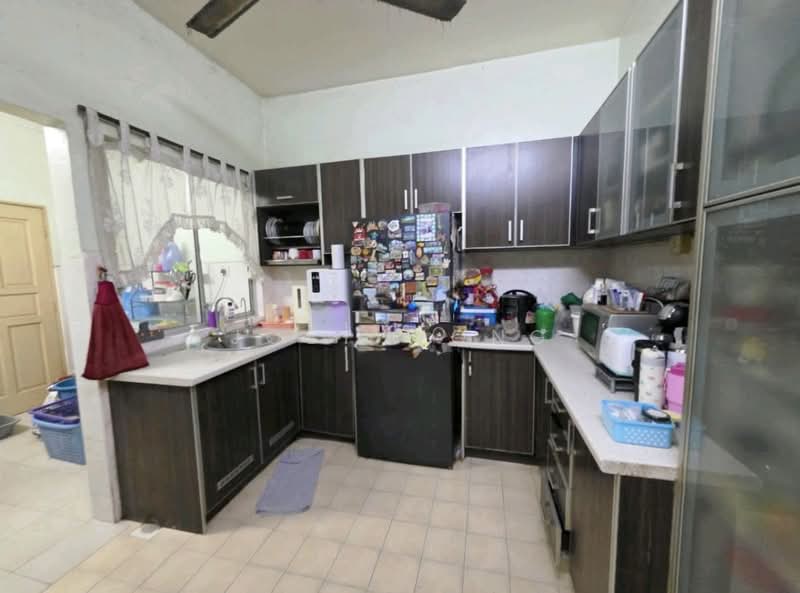2-storey Terraced House for Sale in Bandar Putra Permai (Seri Kembangan) - Joey Wong - Kitchen - PropertyGuru.com.my