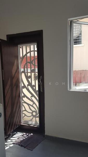 Rumah Teres 2-Tingkat untuk Dijual di Sunway Kayangan (Shah Alam) - Joey Koh - Entrance - PropertyGuru.com.my