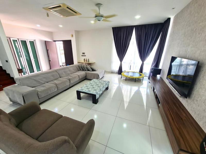 Rumah Berkembar untuk Dijual di Bandar Kinrara (Selangor) - Venice Chong - Living Room - PropertyGuru.com.my