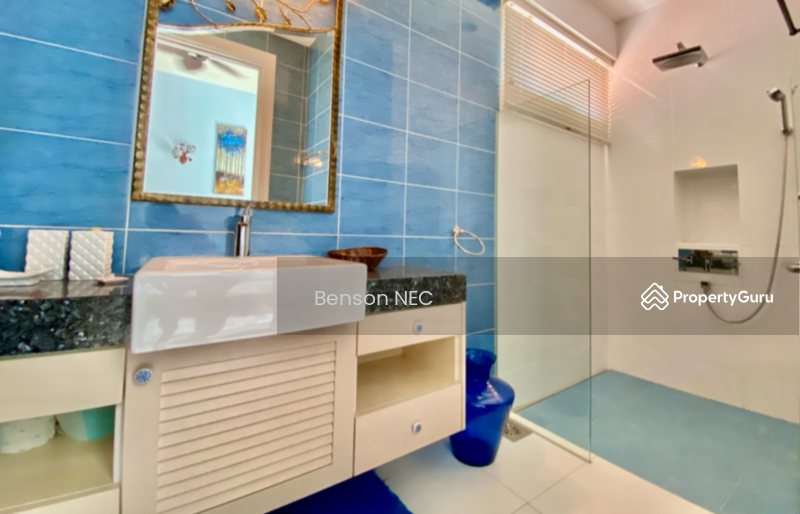 2nd Bathroom