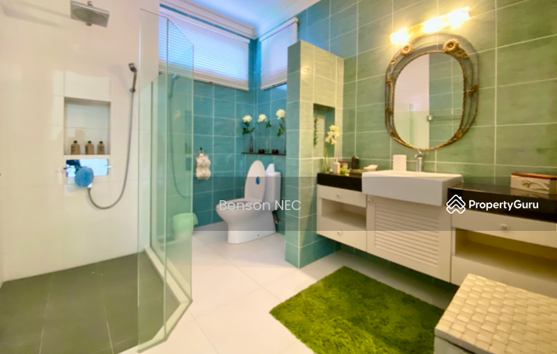 4th Bathroom