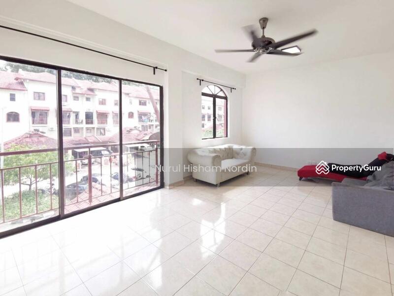 For Sale - Villa Laman Tasik