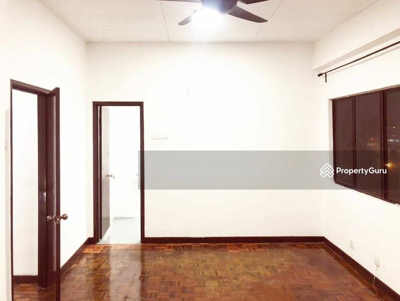 For Sale - Villa Laman Tasik