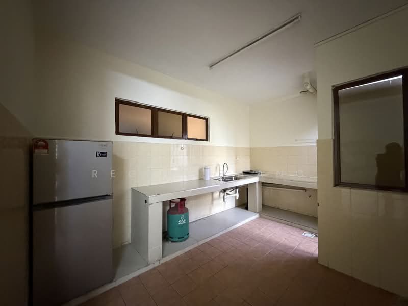 Kondominium untuk Disewa di Palm Spring @ Damansara - Regene Phang - Kitchen - PropertyGuru.com.my