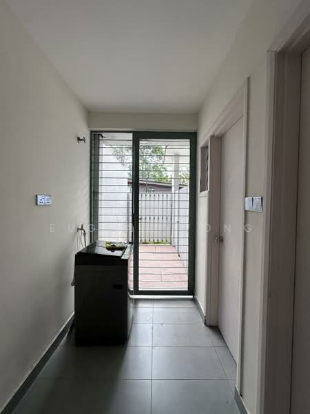 3-storey Terraced House for Sale in Seri Kembangan (Selangor) - Eugene Wong - Corridor - PropertyGuru.com.my