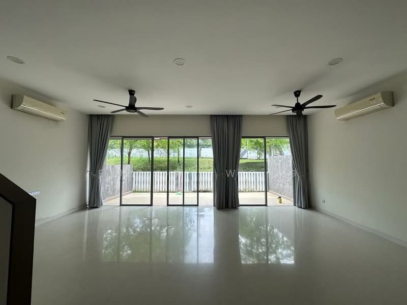 3-storey Terraced House for Sale in Seri Kembangan (Selangor) - Eugene Wong - Living Room - PropertyGuru.com.my