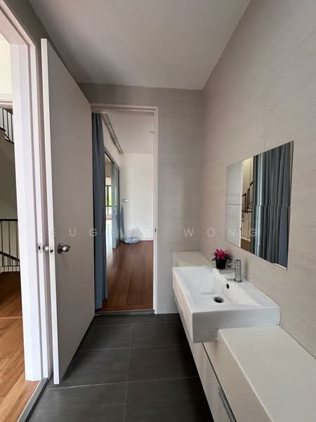 3-storey Terraced House for Sale in Seri Kembangan (Selangor) - Eugene Wong - Bathroom - PropertyGuru.com.my