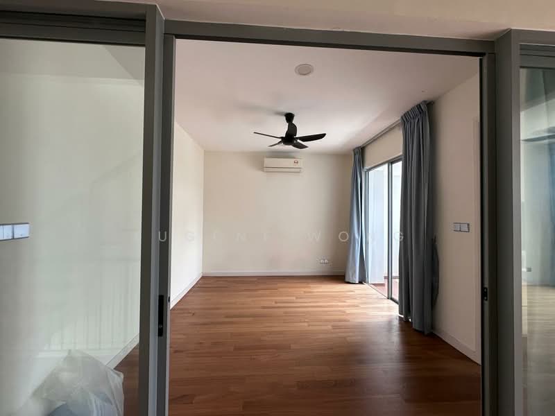 3-storey Terraced House for Sale in Seri Kembangan (Selangor) - Eugene Wong - Living Room - PropertyGuru.com.my