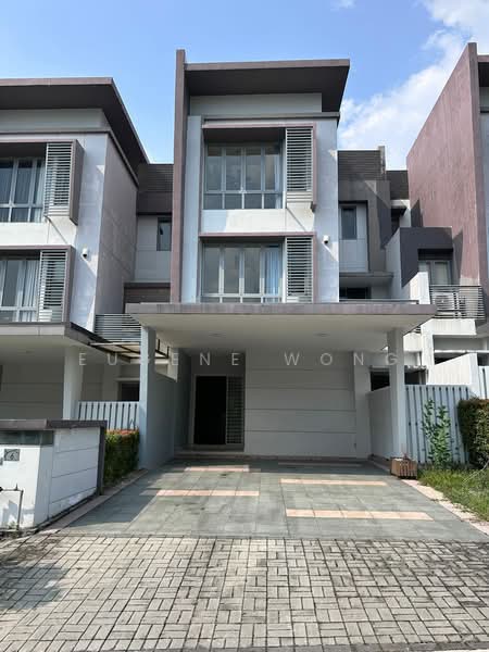 3-storey Terraced House for Sale in Seri Kembangan (Selangor) - Eugene Wong - Exterior - PropertyGuru.com.my