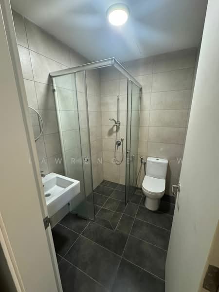 Master Bedroom 2 Toilet