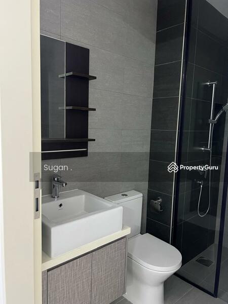 Common toilet and shower